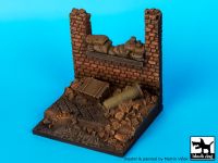 D35014 1/35 Wall with sand bags base Blackdog