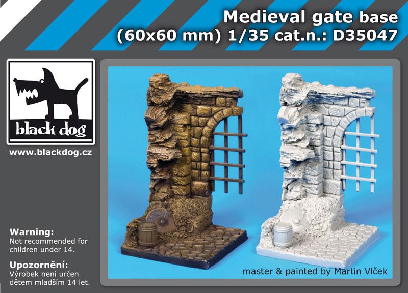 D35047 1/35 Medieval gate base Blackdog