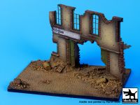 D72014 1/72 Street with house ruin base Blackdog